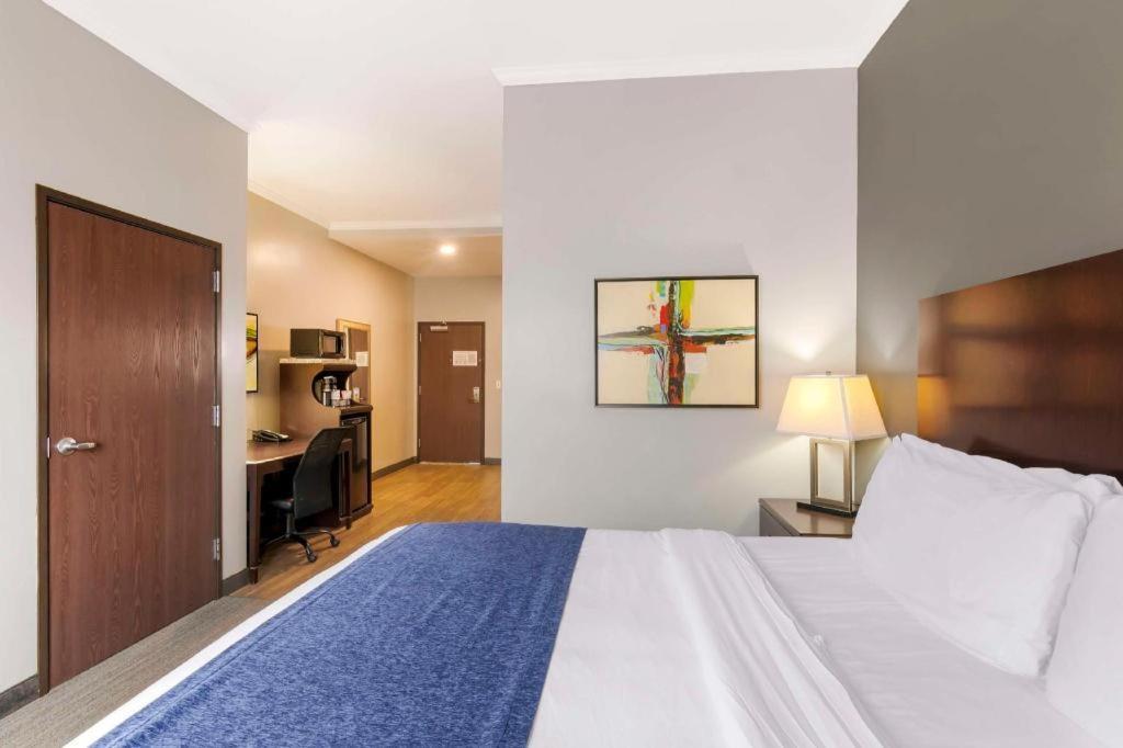 Hotel Western Olathe