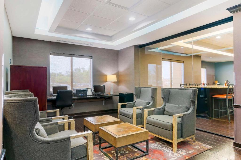 Western 3* Olathe
